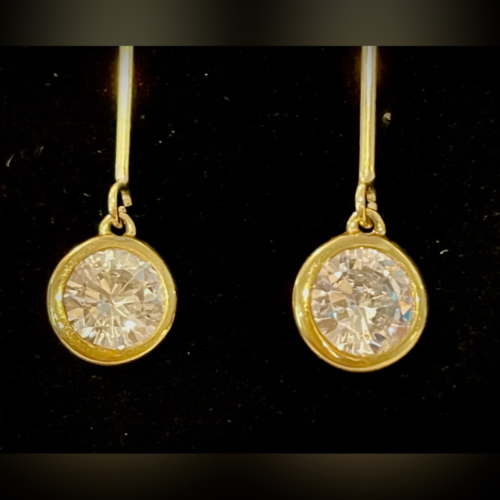 Gold and Diamond simulant Earrings. - Picture 2 of 7